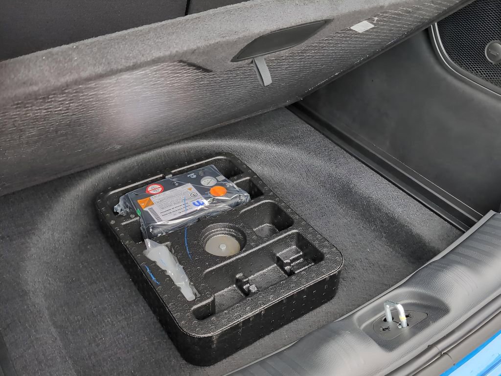 New 2025 Jeep Compass Latitude w/ Sun & Sound Group image 34