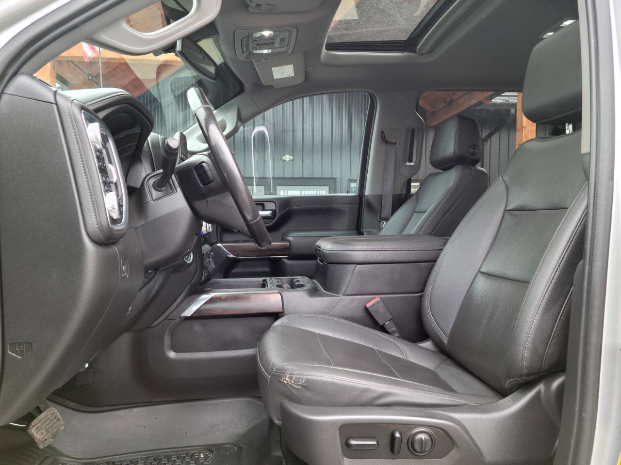 Used 2021 GMC Sierra 3500 SLT w/ SLT Preferred Package image 15