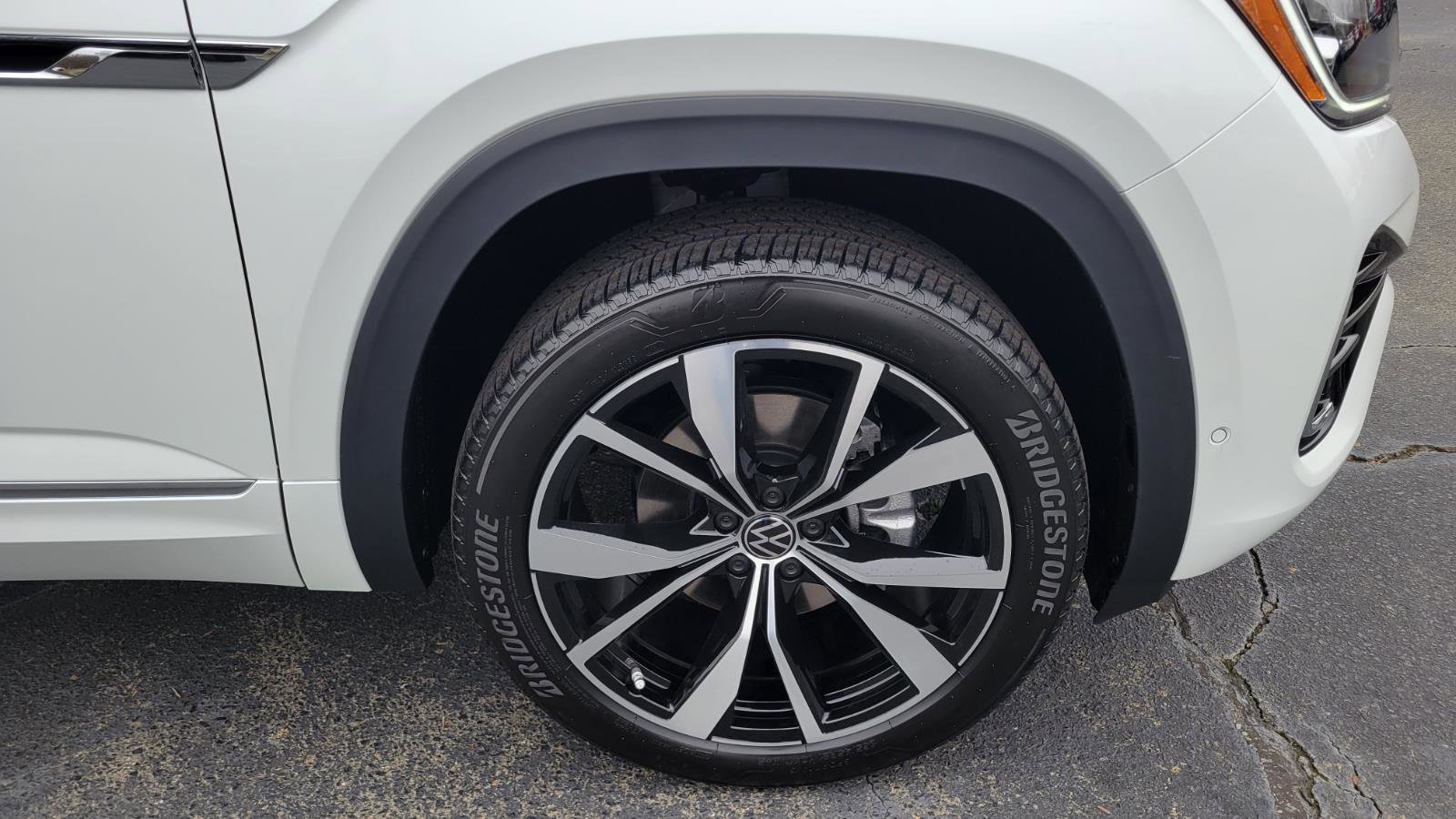 New 2026 Volkswagen Atlas SEL Premium R-Line image 17