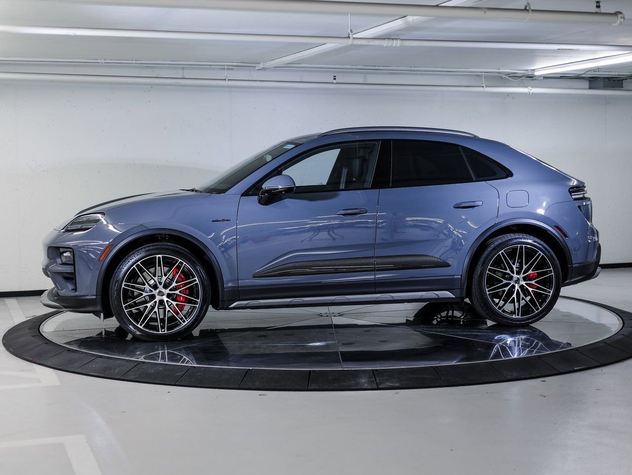 New 2026 Porsche Macan Turbo Electric image 2