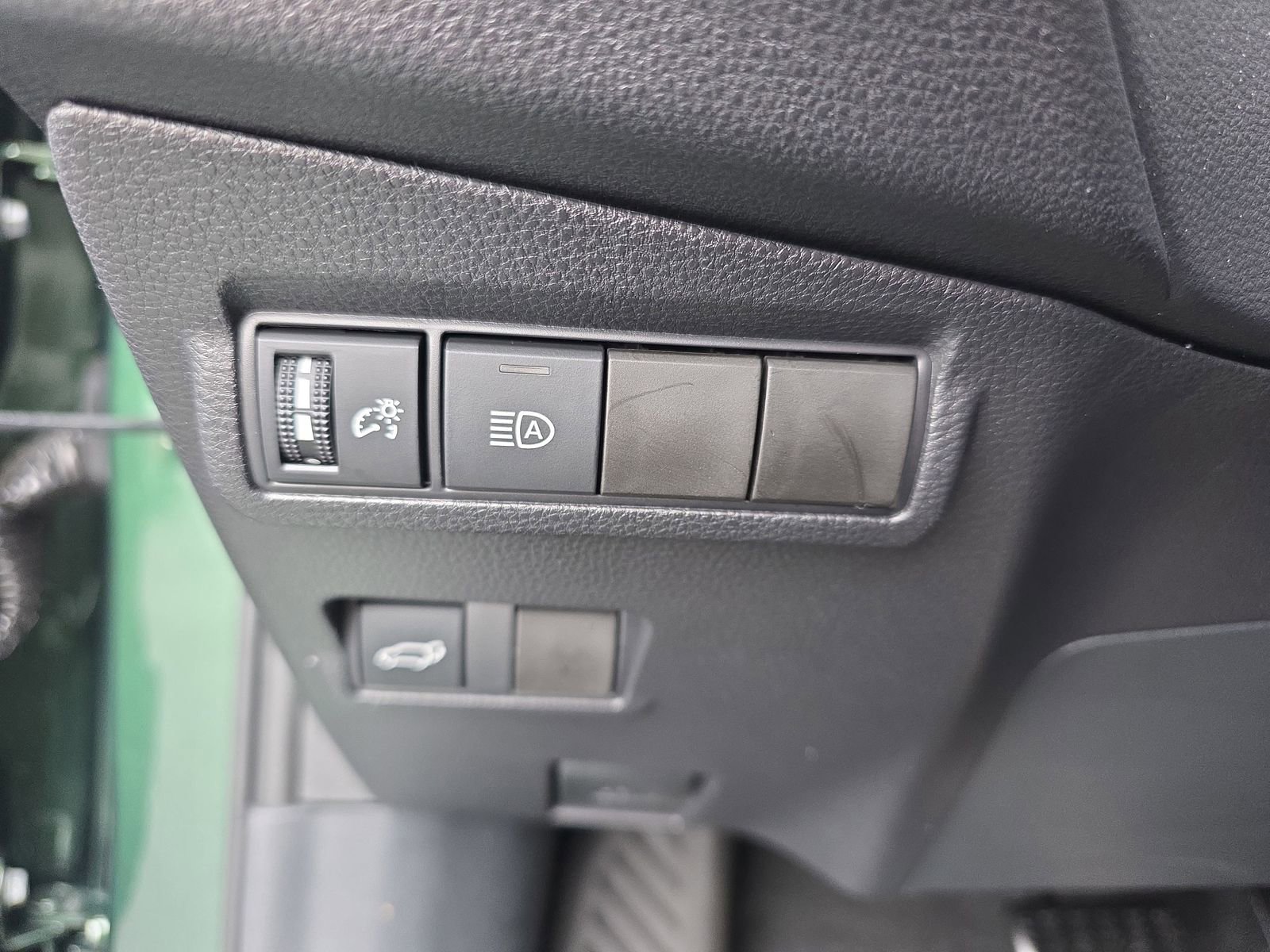 Used 2025 Toyota Corolla Cross XLE w/ Convenience Package image 26