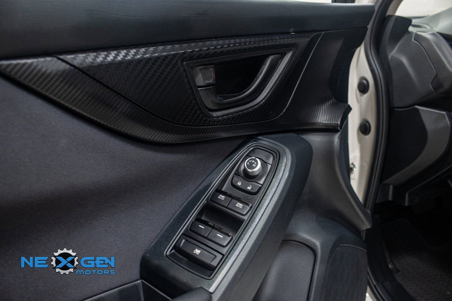 Used 2020 Subaru Crosstrek 2.0i Premium w/ Moonroof Package 2 image 10