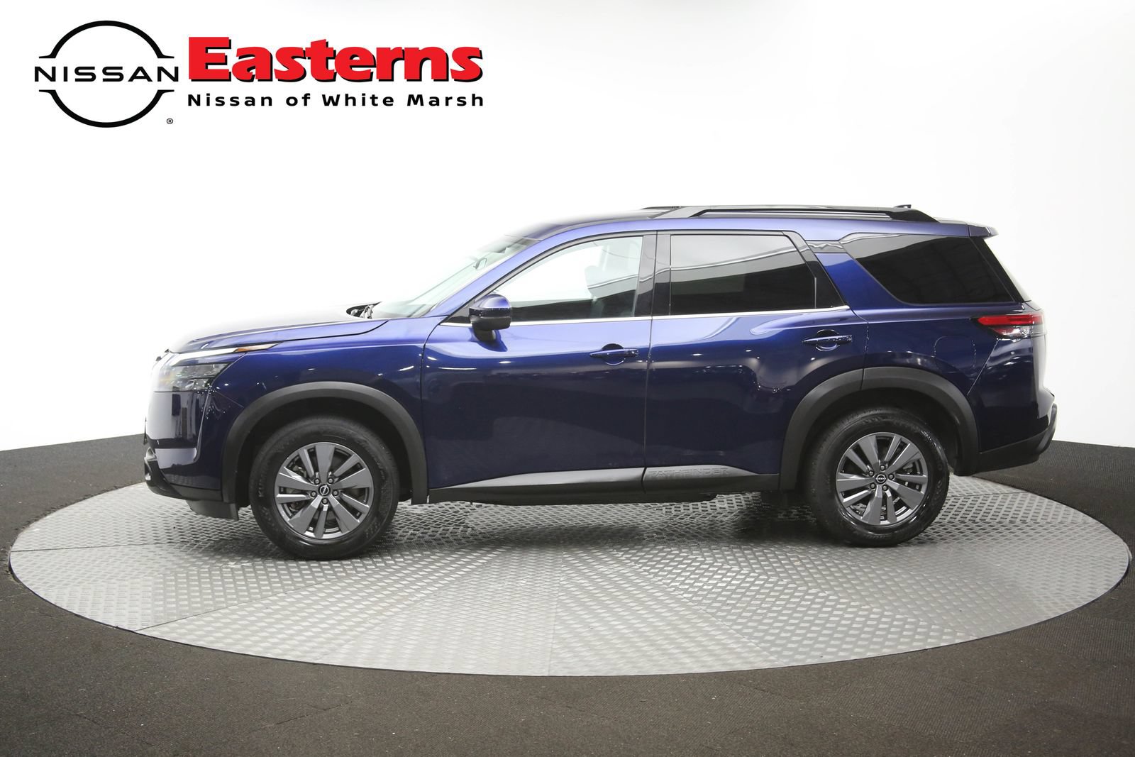Used 2025 Nissan Pathfinder SV FWD image 58