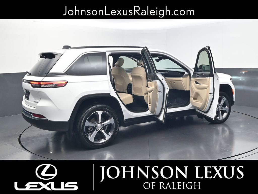 Used 2024 Jeep Grand Cherokee Limited w/ Luxury Tech Group II image 30