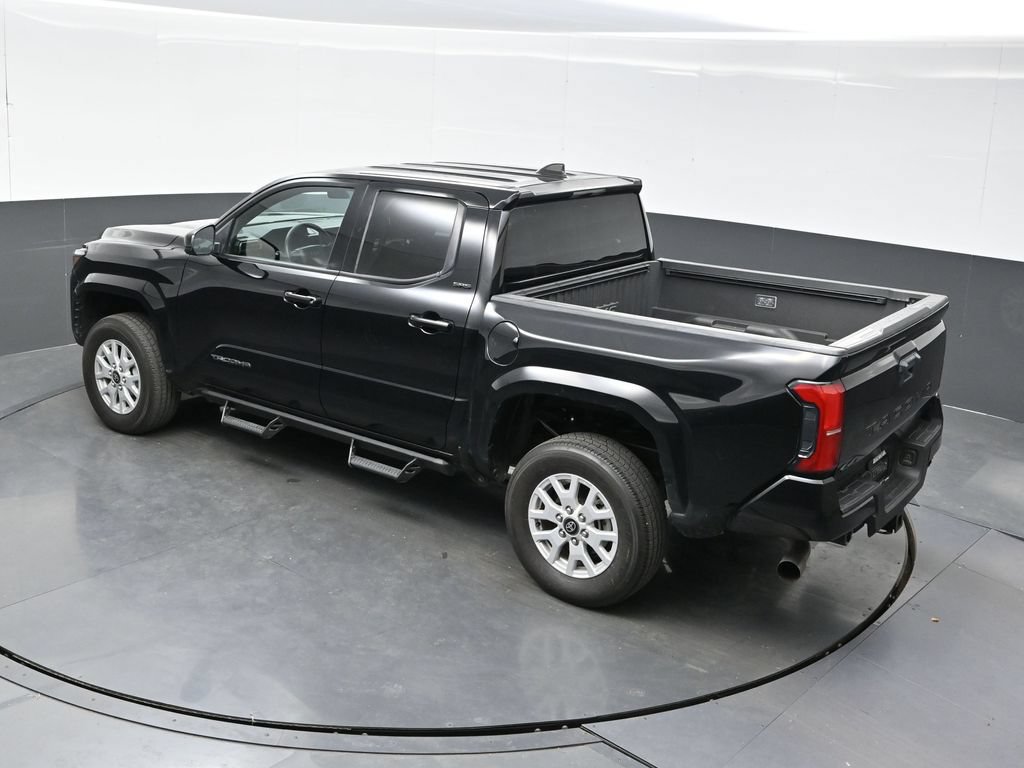 Used 2025 Toyota Tacoma SR5 AWD/4WD image 33