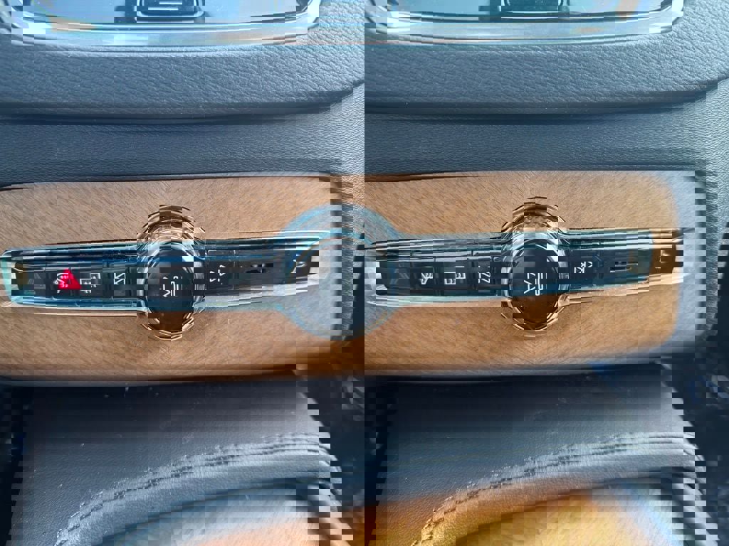 Used 2023 Volvo XC90 B6 Plus w/ Protection Package Premier image 27