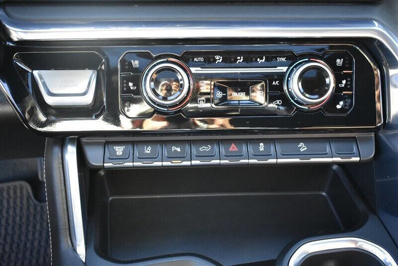 Used 2025 GMC Sierra 3500 Denali Ultimate image 22