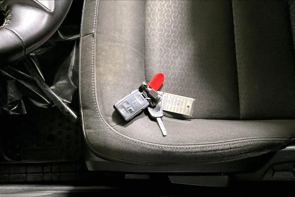 Used 2018 GMC Canyon SLE w/ SLE Convenience Package image 10