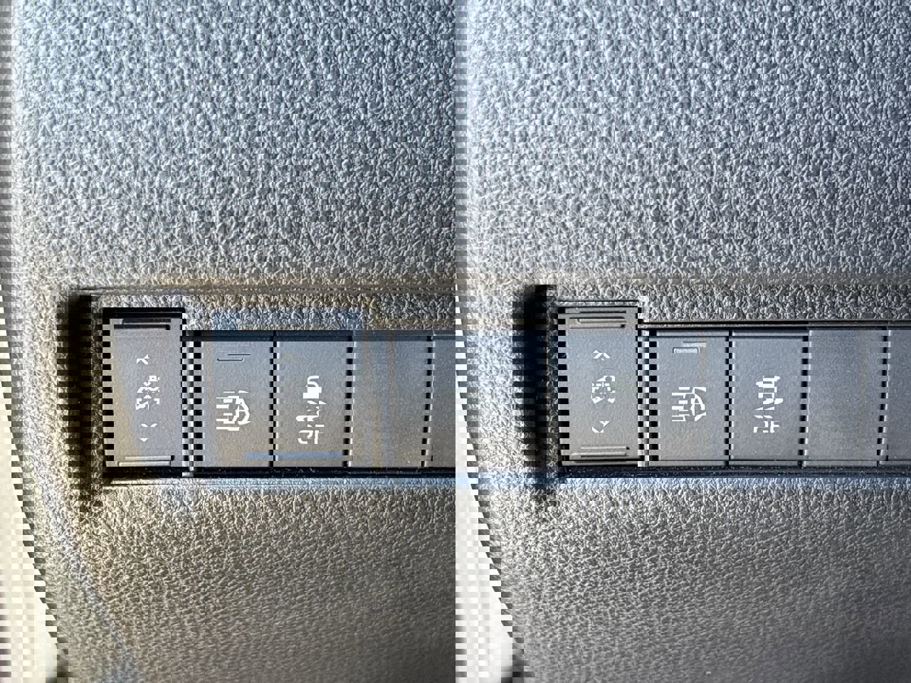 Used 2024 Toyota Venza Nightshade image 26