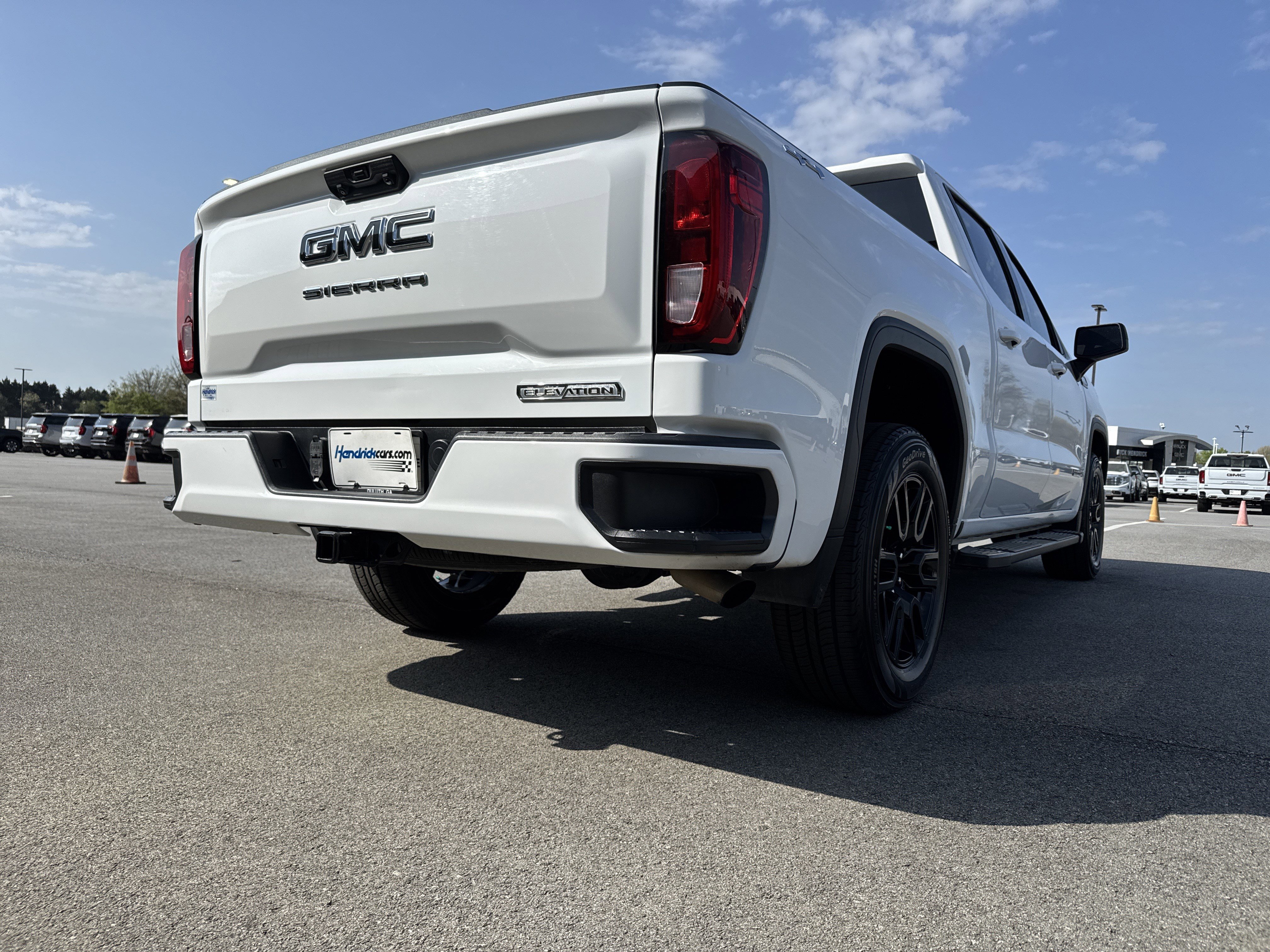 Used 2023 GMC Sierra 1500 Elevation w/ LPO, Elevation Black Package AWD/4WD image 10