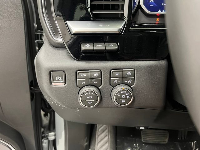 New 2026 Chevrolet Silverado 1500 High Country AWD/4WD image 13