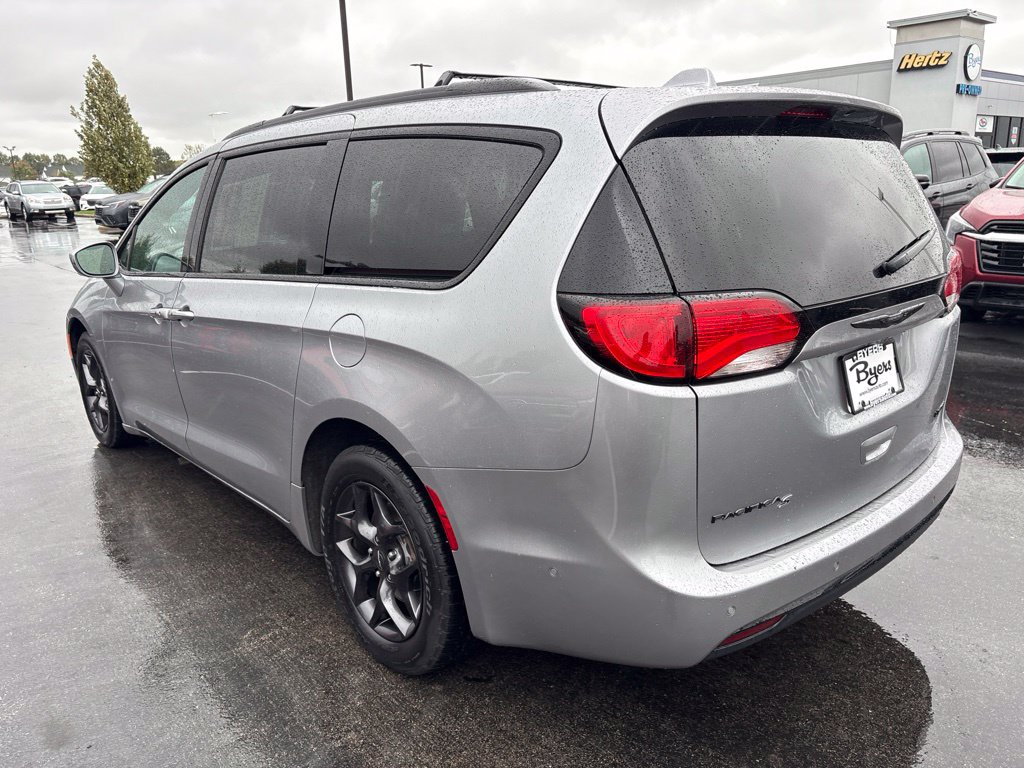 Used 2019 Chrysler Pacifica Limited w/ Advanced Safetytec Group FWD image 5