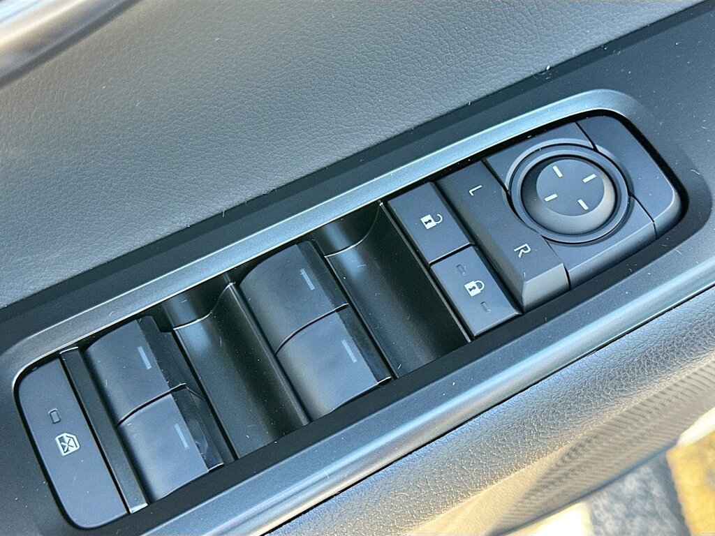 New 2025 Lexus UX 300h AWD image 8