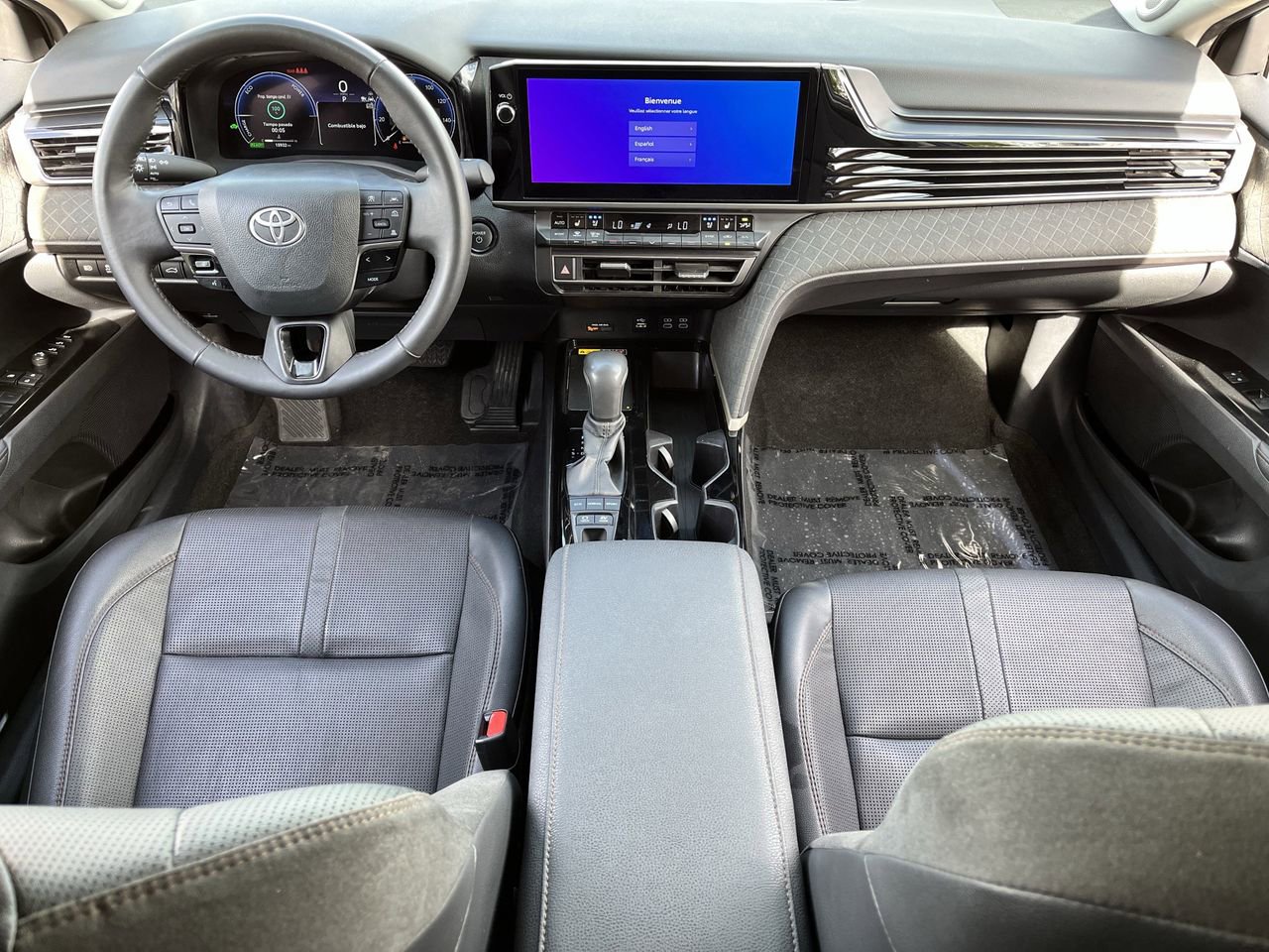Used 2025 Toyota Camry XLE w/ Premium Package image 9