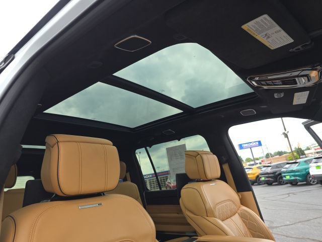 Used 2025 Jeep Grand Wagoneer L Series III w/ Rear Seat Video Group 1 AWD/4WD image 49