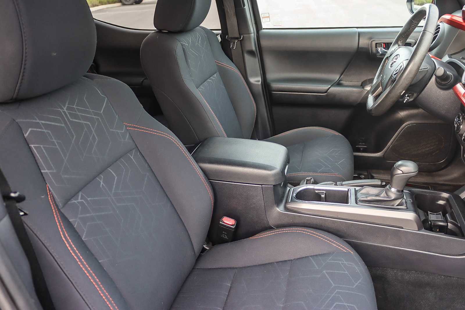 Used 2017 Toyota Tacoma TRD Sport image 15