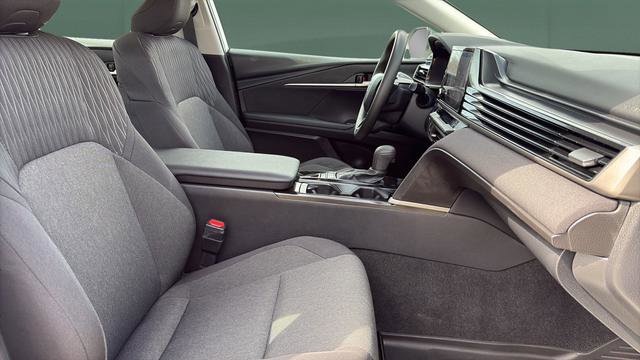 Used 2025 Toyota Camry LE AWD/4WD image 17