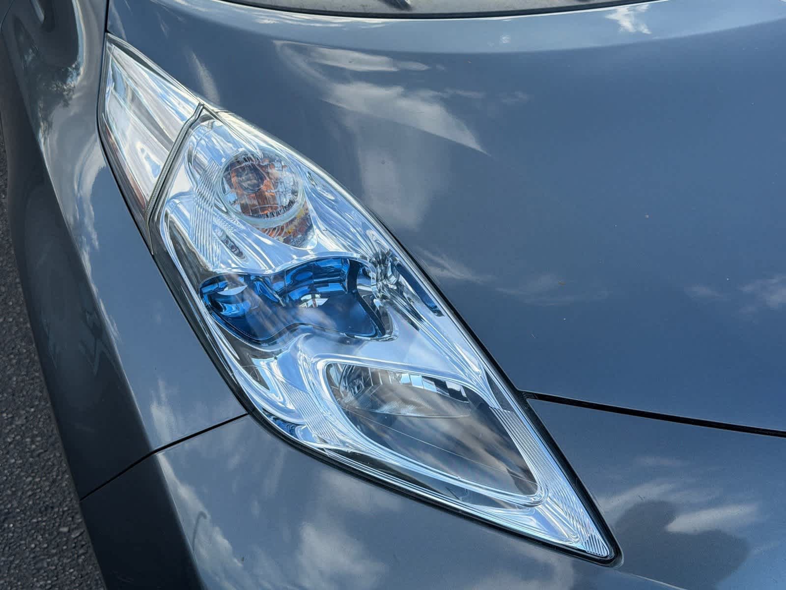 Used 2015 Nissan Leaf SL FWD image 8
