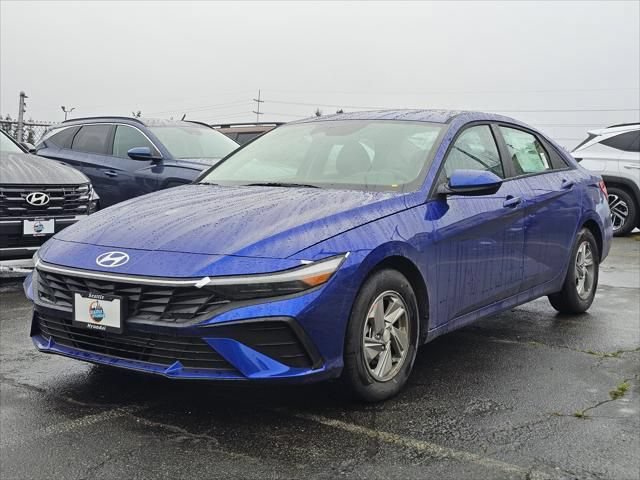 New 2026 Hyundai Elantra SE FWD image 3