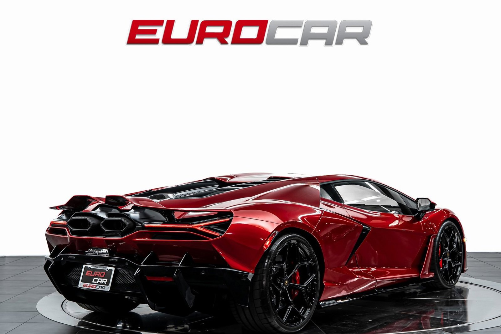 Used 2025 Lamborghini Revuelto image 5