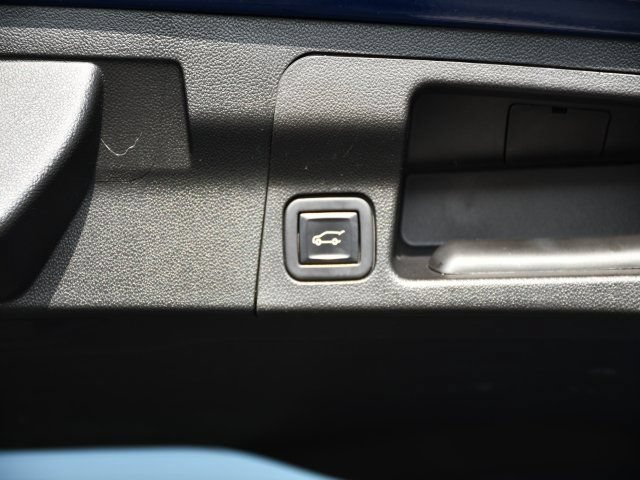 Used 2023 GMC Acadia SLT w/ Technology Package FWD image 35