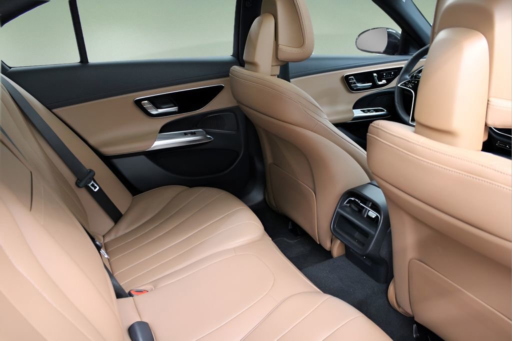 Used 2025 Mercedes-Benz E 450 4MATIC Sedan image 27