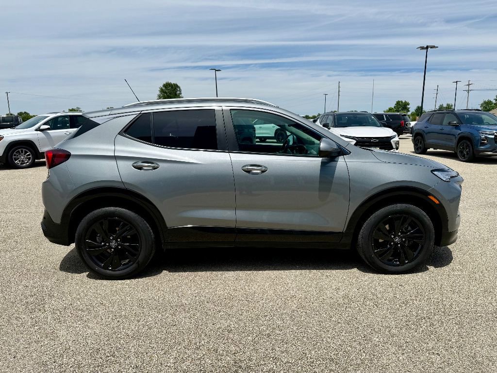 Used 2024 Buick Encore GX Sport Touring image 5