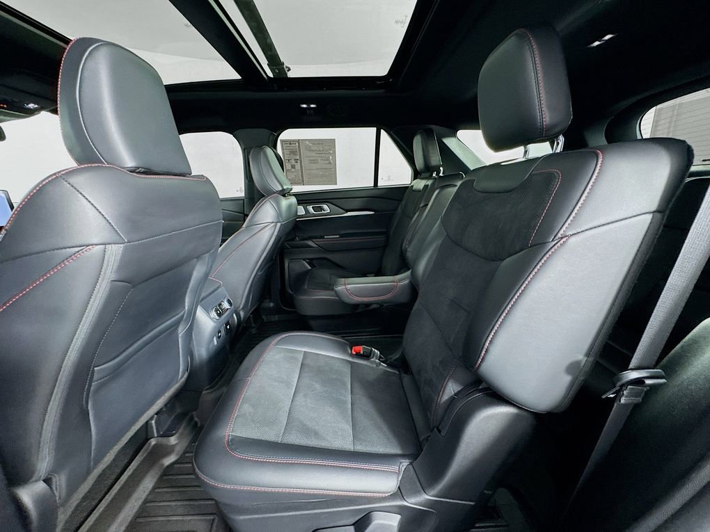 Used 2025 Ford Explorer ST w/ Sun And Sound Package image 23