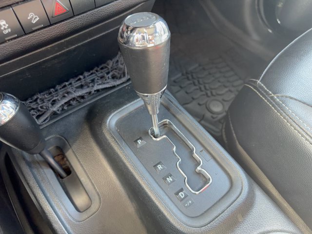Used 2018 Jeep Wrangler Unlimited Sport w/ Connectivity Group AWD/4WD image 24