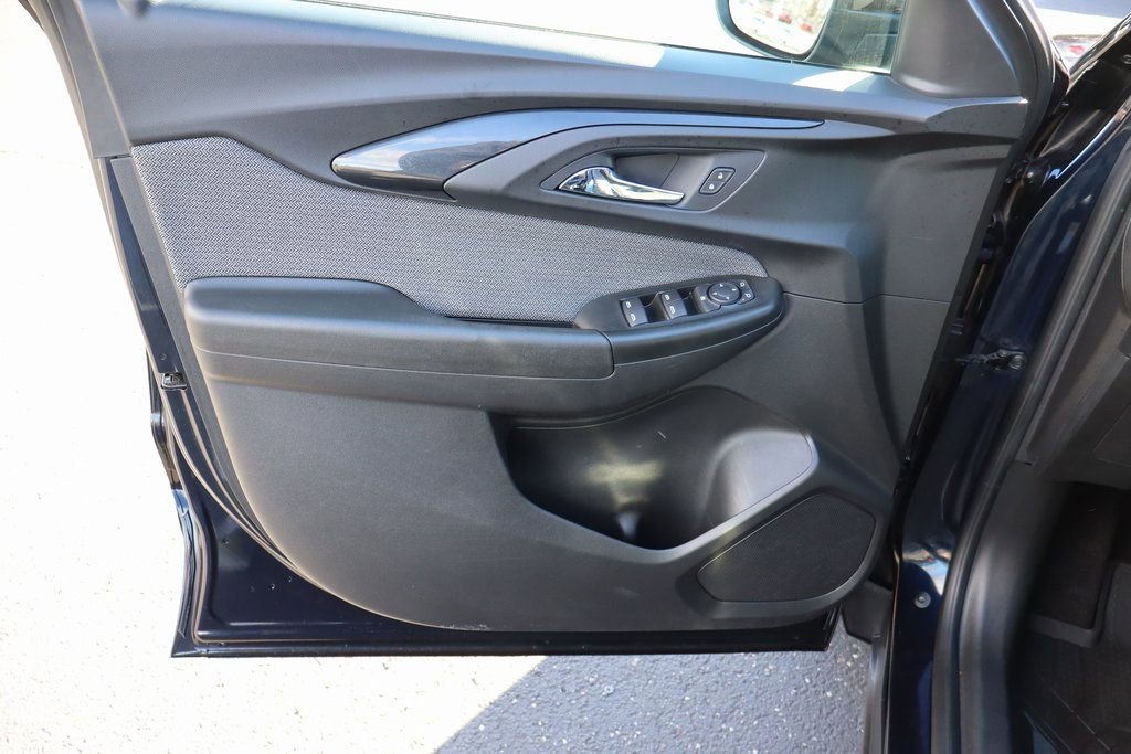 Used 2021 Chevrolet TrailBlazer LT w/ Convenience Package image 21