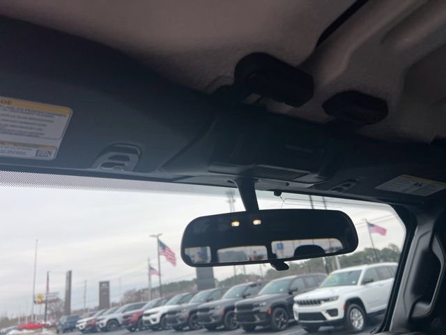 Used 2024 Jeep Gladiator Sport image 16