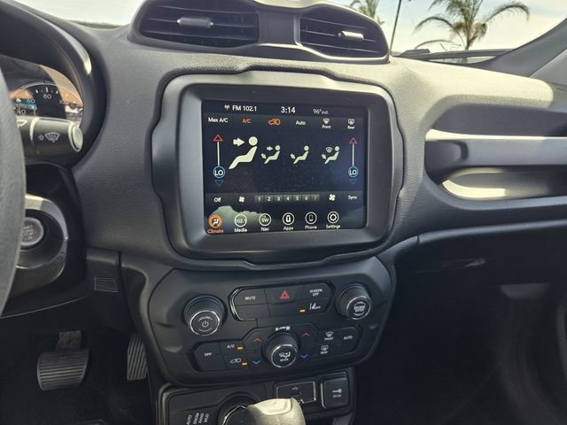 Used 2023 Jeep Renegade Latitude AWD/4WD image 17