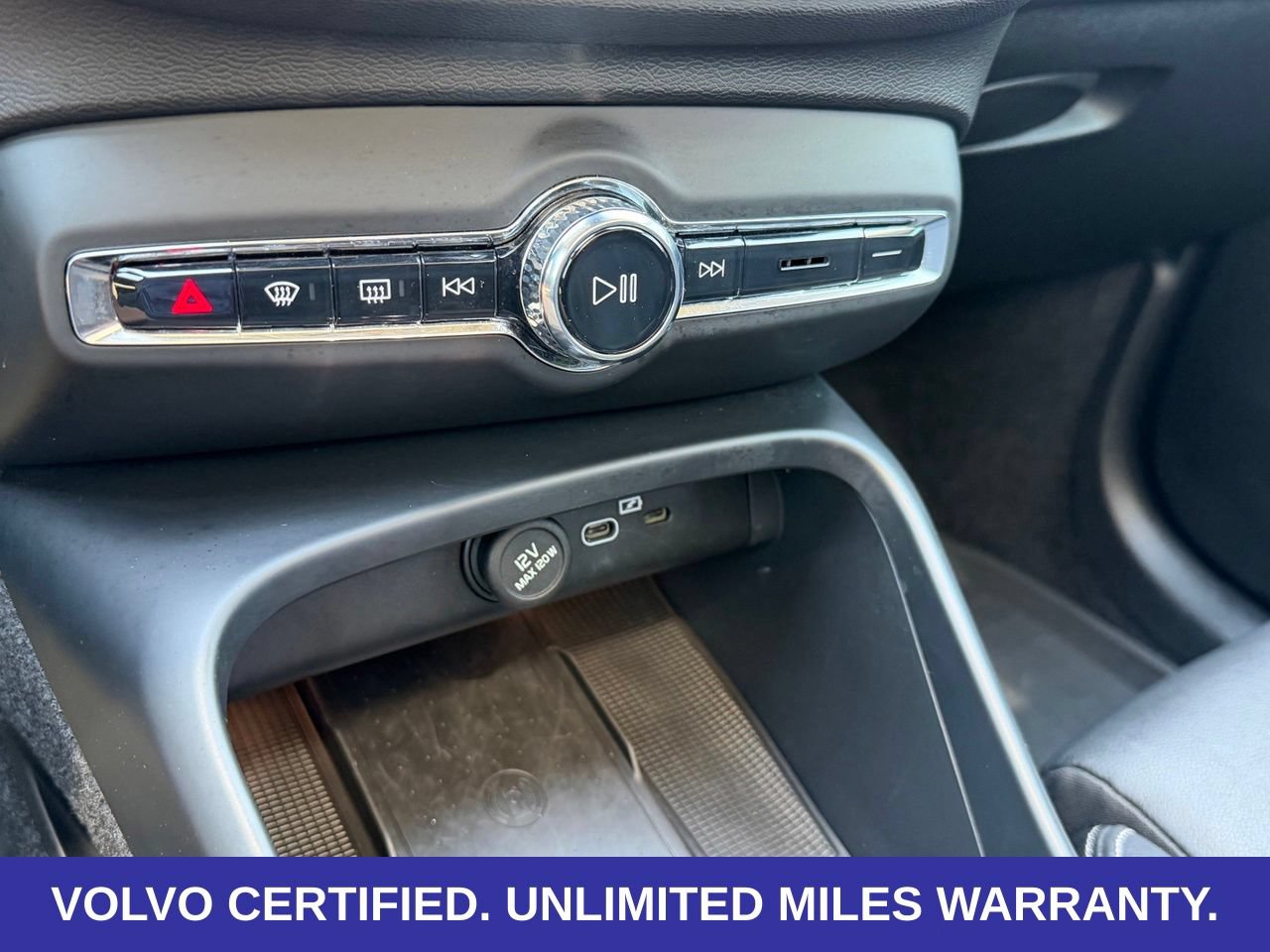 Certified 2026 Volvo XC40 B5 Plus AWD/4WD image 18