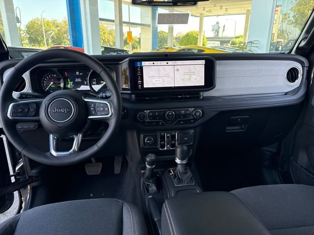 Used 2025 Jeep Wrangler Unlimited Sahara image 12