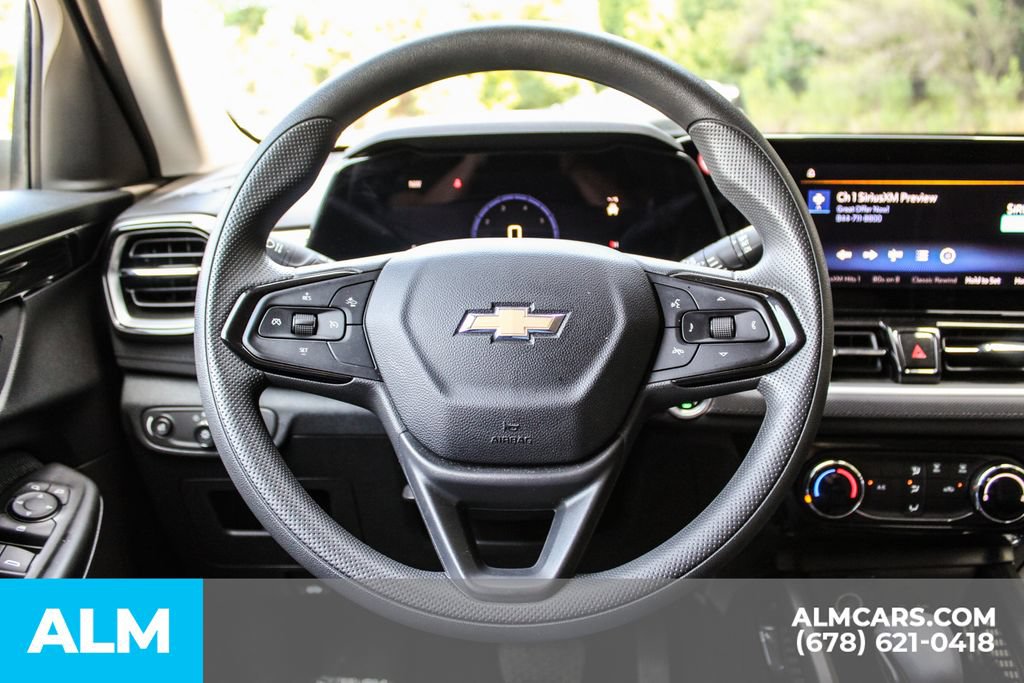 Used 2025 Chevrolet TrailBlazer LT FWD image 24