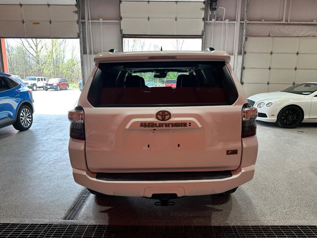 Used 2023 Toyota 4Runner 40th Anniversary SE image 30