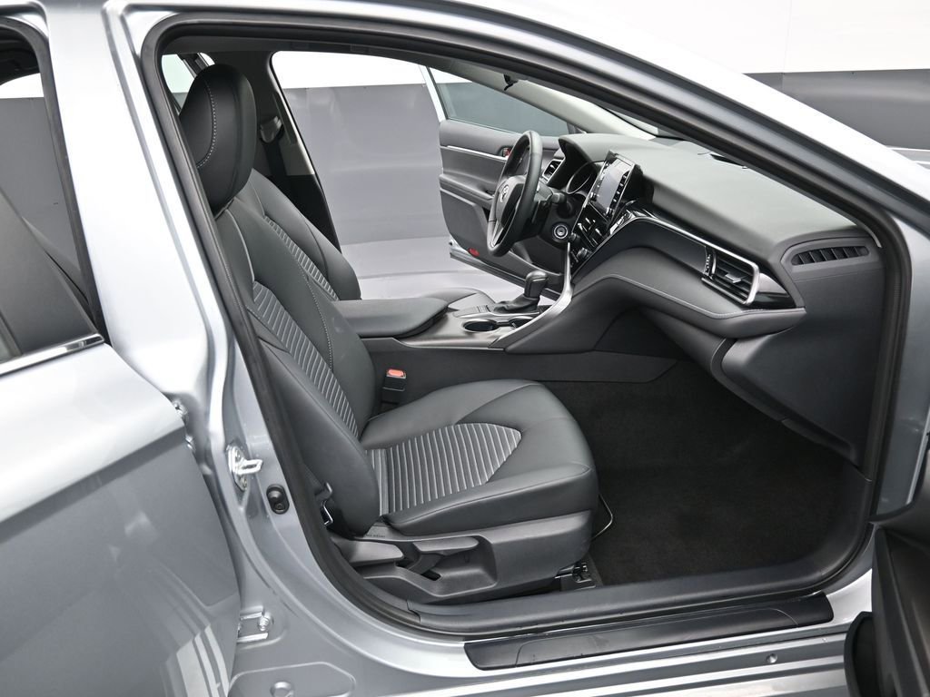 Certified 2023 Toyota Camry SE FWD image 33