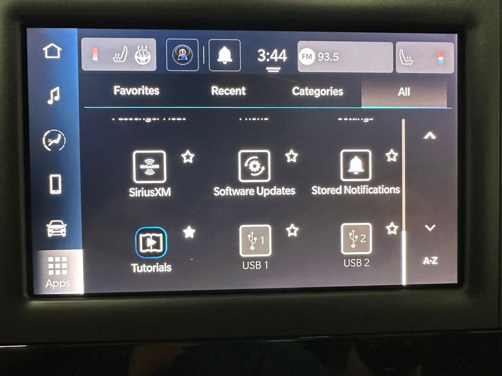 Used 2023 Chrysler Voyager LX image 38