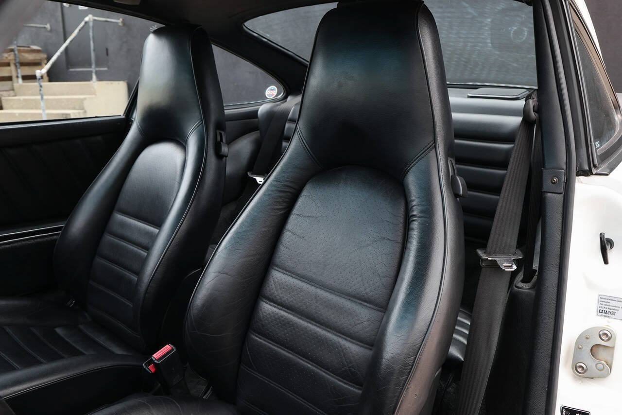 Used 1989 Porsche 911 Carrera RWD image 20