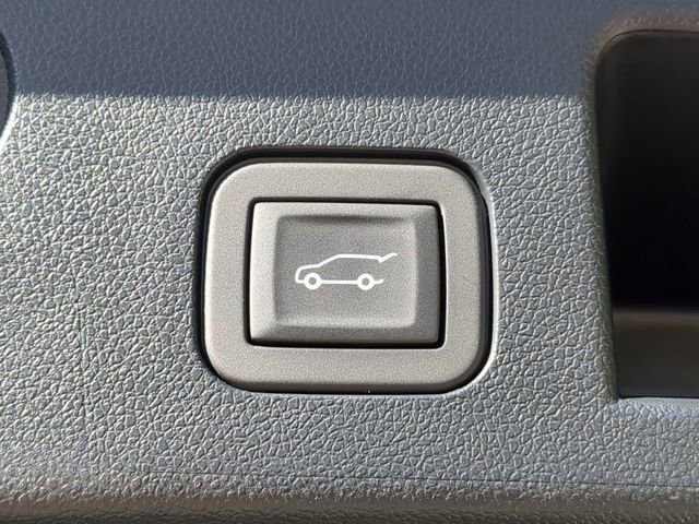 Used 2025 Chevrolet Equinox ACTIV w/ Convenience Package III AWD/4WD image 37