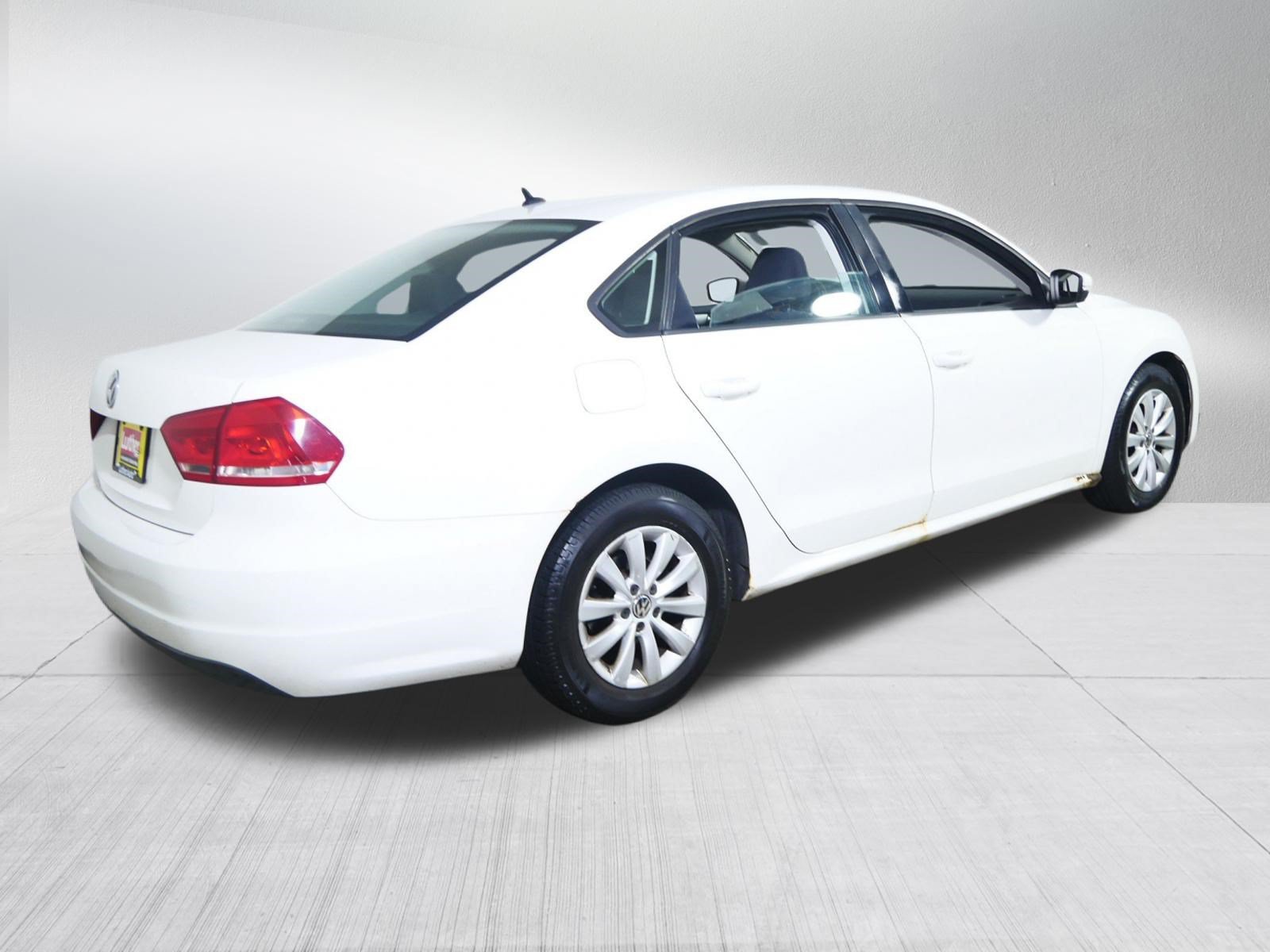 Used 2013 Volkswagen Passat 2.5 S FWD image 7