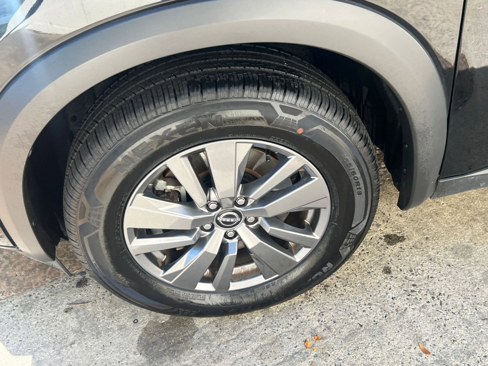 Used 2025 Nissan Pathfinder SV image 30