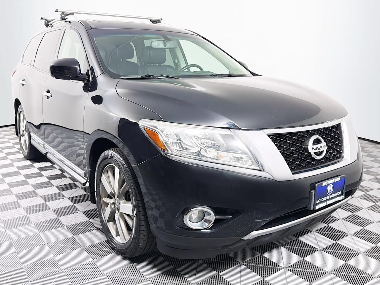 Used 2015 Nissan Pathfinder Platinum w/ Family Entertainment Package AWD/4WD image 28