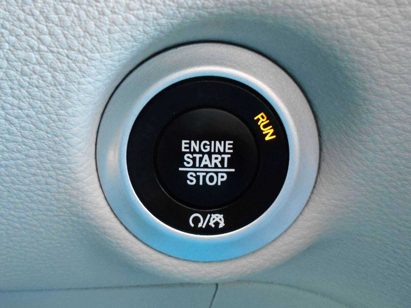 Certified 2018 Chrysler Pacifica Limited FWD image 15