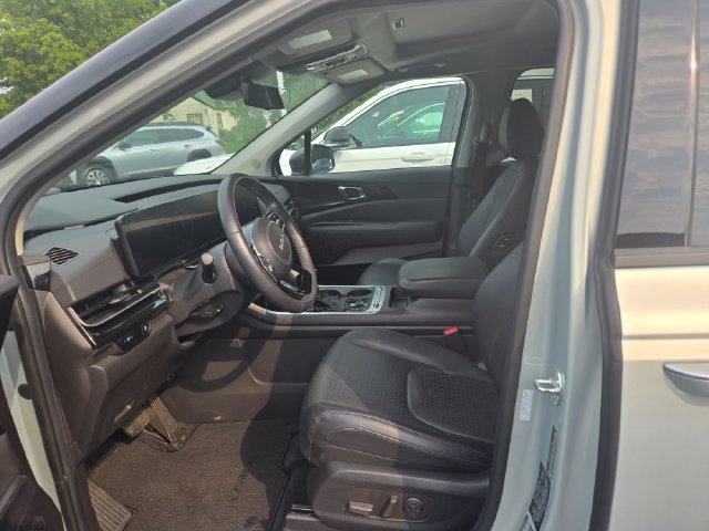 Used 2025 Kia Carnival SX Prestige FWD image 6