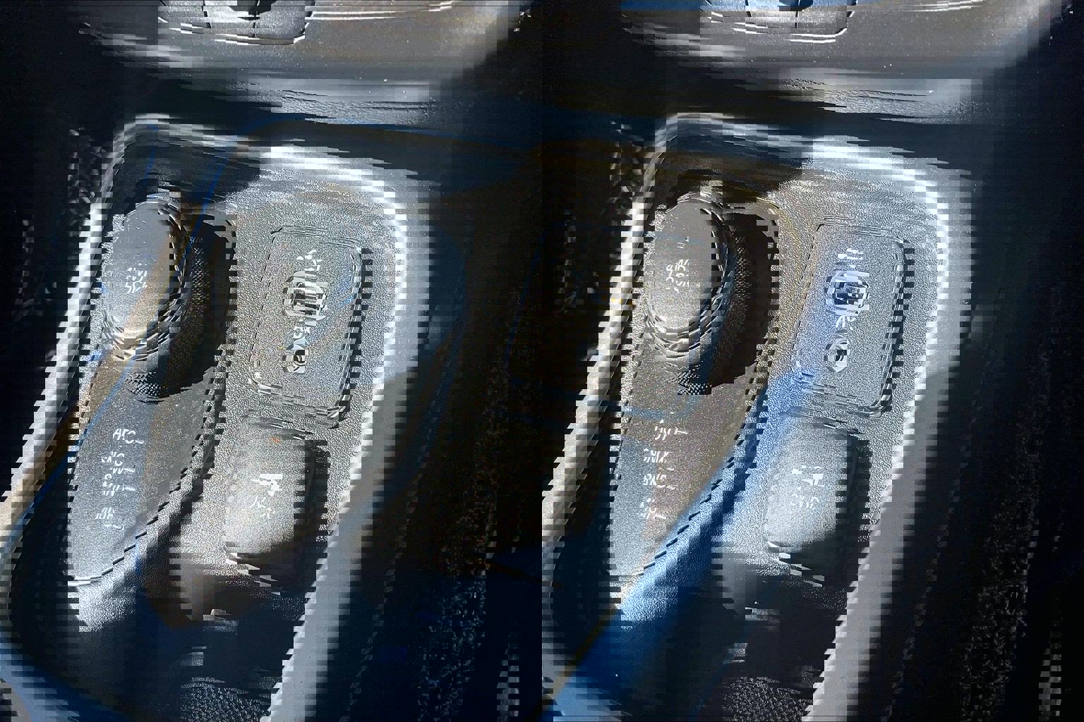 Used 2019 Jeep Compass Latitude w/ Cold Weather Group image 39