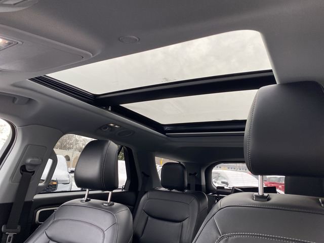 Certified 2023 Ford Explorer XLT w/ Equipment Group 202A image 7