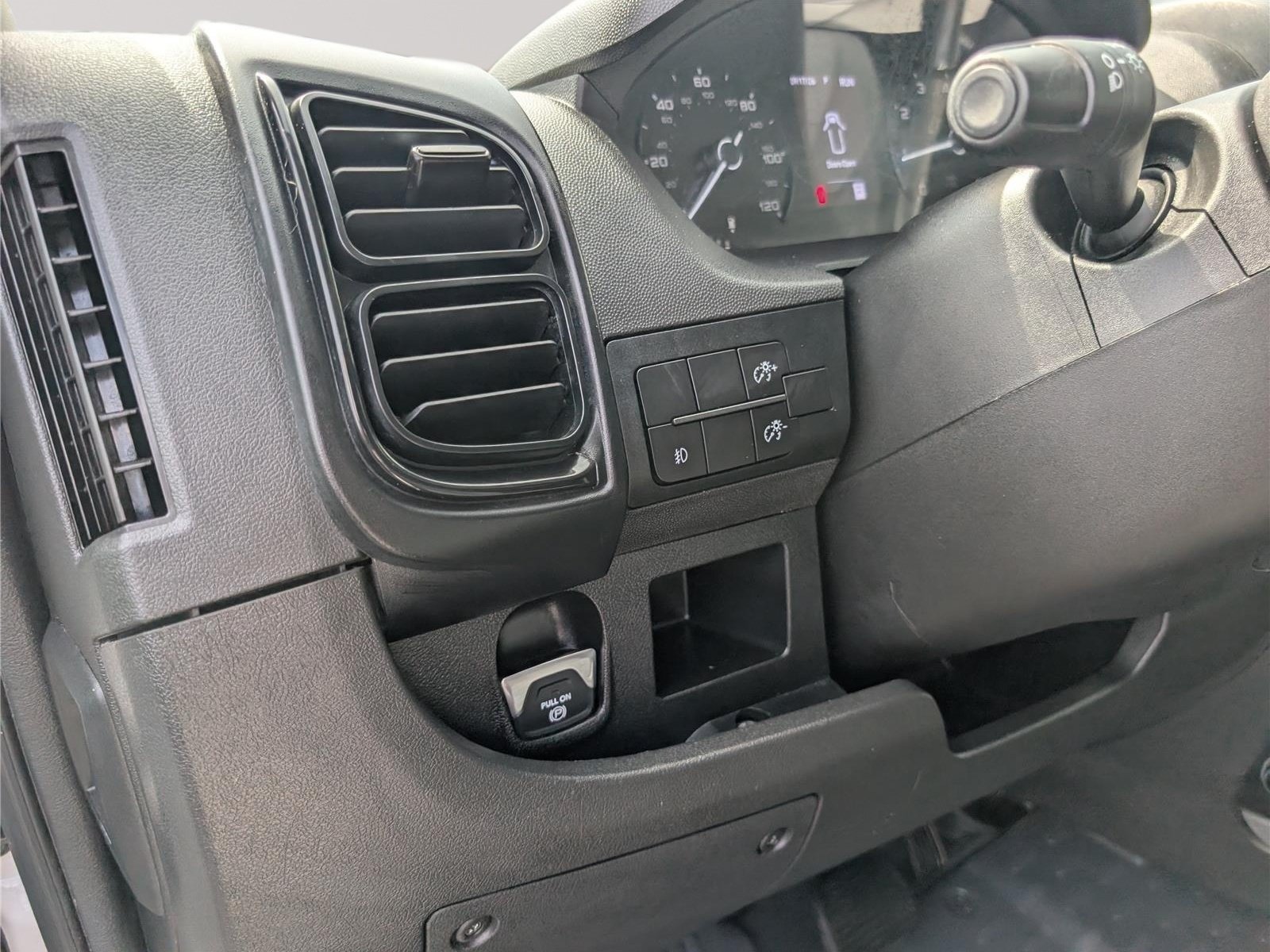 Used 2025 RAM ProMaster 2500 w/ Convenience Group FWD image 18