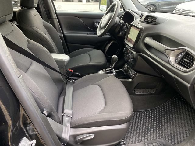 Used 2023 Jeep Renegade Latitude AWD/4WD image 19