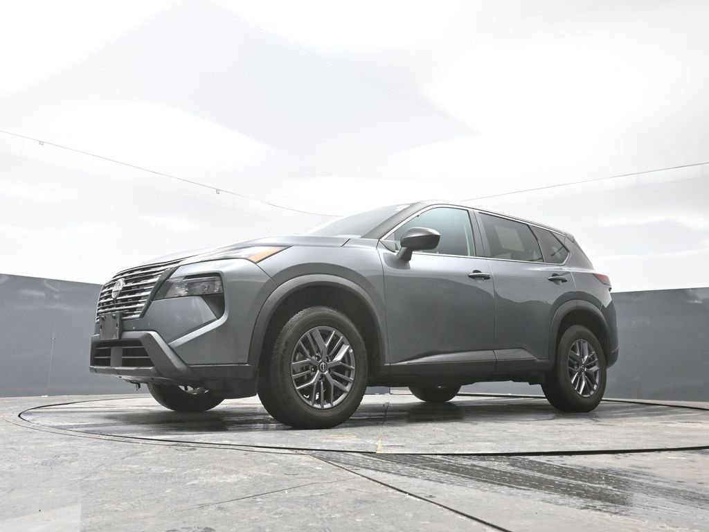 Used 2024 Nissan Rogue S image 52